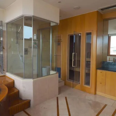 Con Terrazza E Sauna A Monteverde, Roma, Italia Apartment *