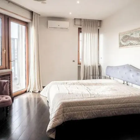 Apartment Con Terrazza E Sauna A Monteverde, Roma, Italia Rom